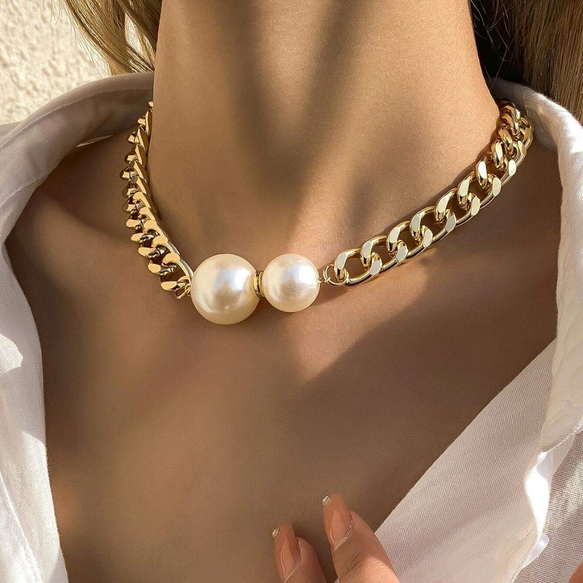 Pearls-and-chain-necklace-no24862-nocothebrand-1