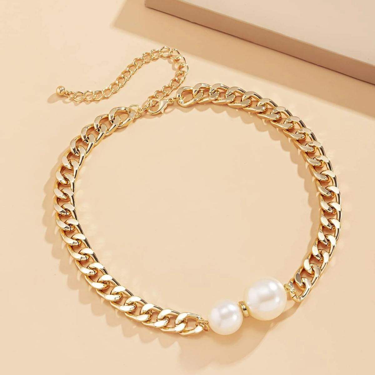 Pearls-and-chain-necklace-no24862-nocothebrand-2