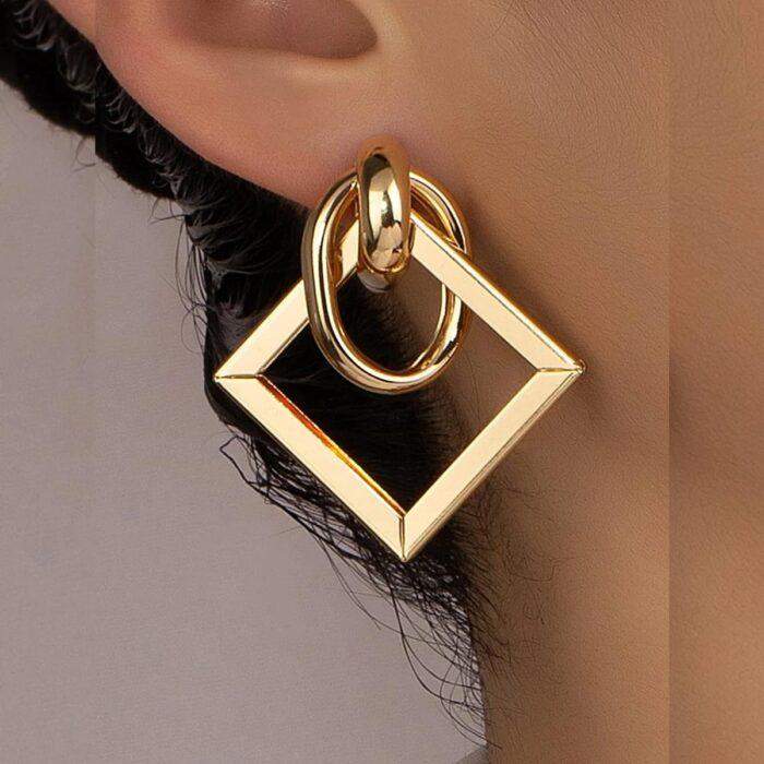 Tetragona-kremasta-skoularikia-no25394-nocothebrand-chriso