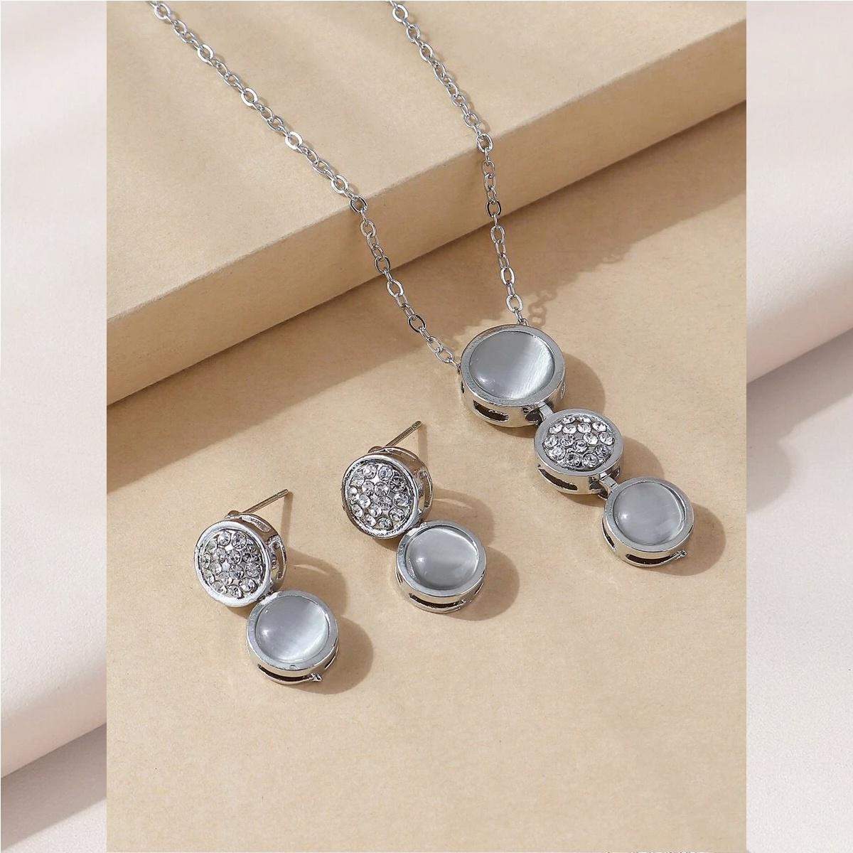 Rhinestone-necklace-and-earring-set-no25497-nocothebrand-asimi03