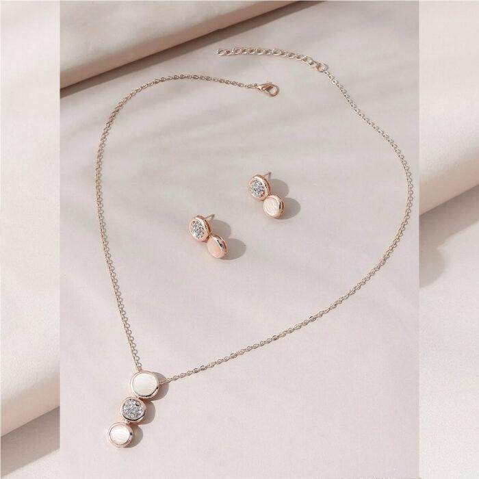 Rhinestone-necklace-and-earring-set-no25497-nocothebrand-chriso02