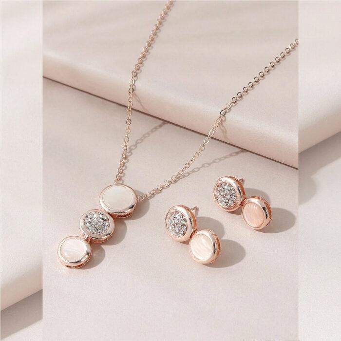 Rhinestone-necklace-and-earring-set-no25497-nocothebrand-chriso03