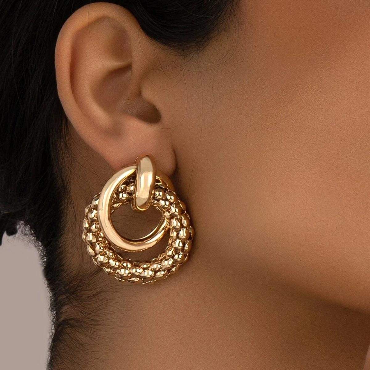 Elegant-gold-earrings-no25582-nocothebrand-1