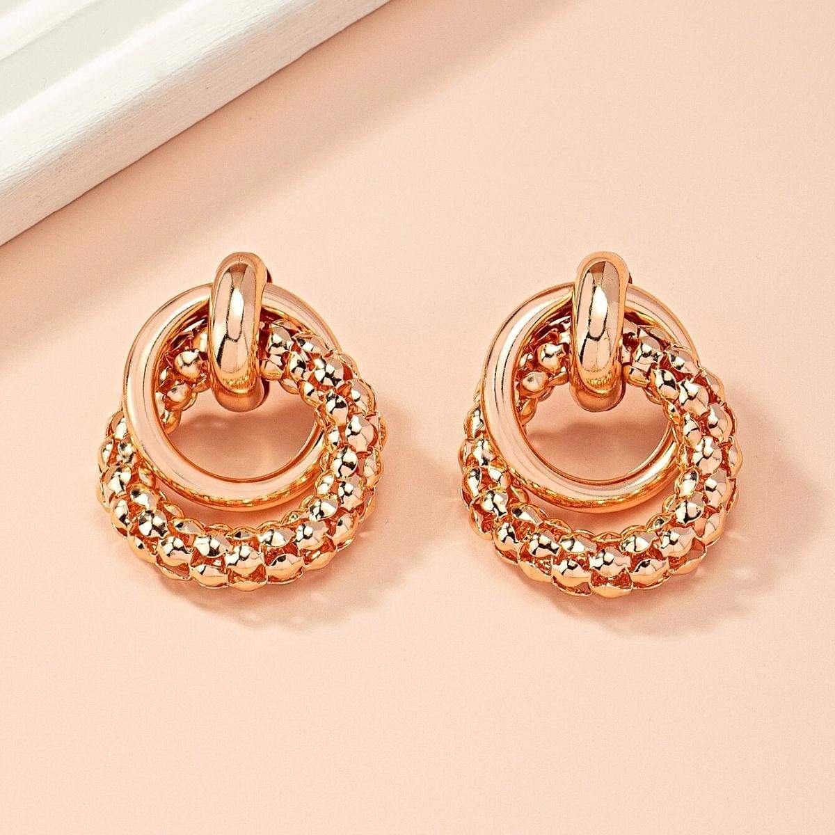 Elegant-gold-earrings-no25582-nocothebrand-3