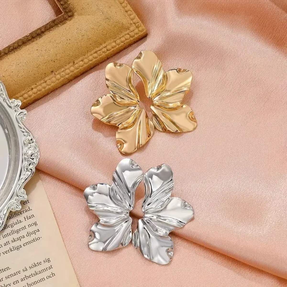 Skoularikia-flower-petals-no27119-nocothebrand-2