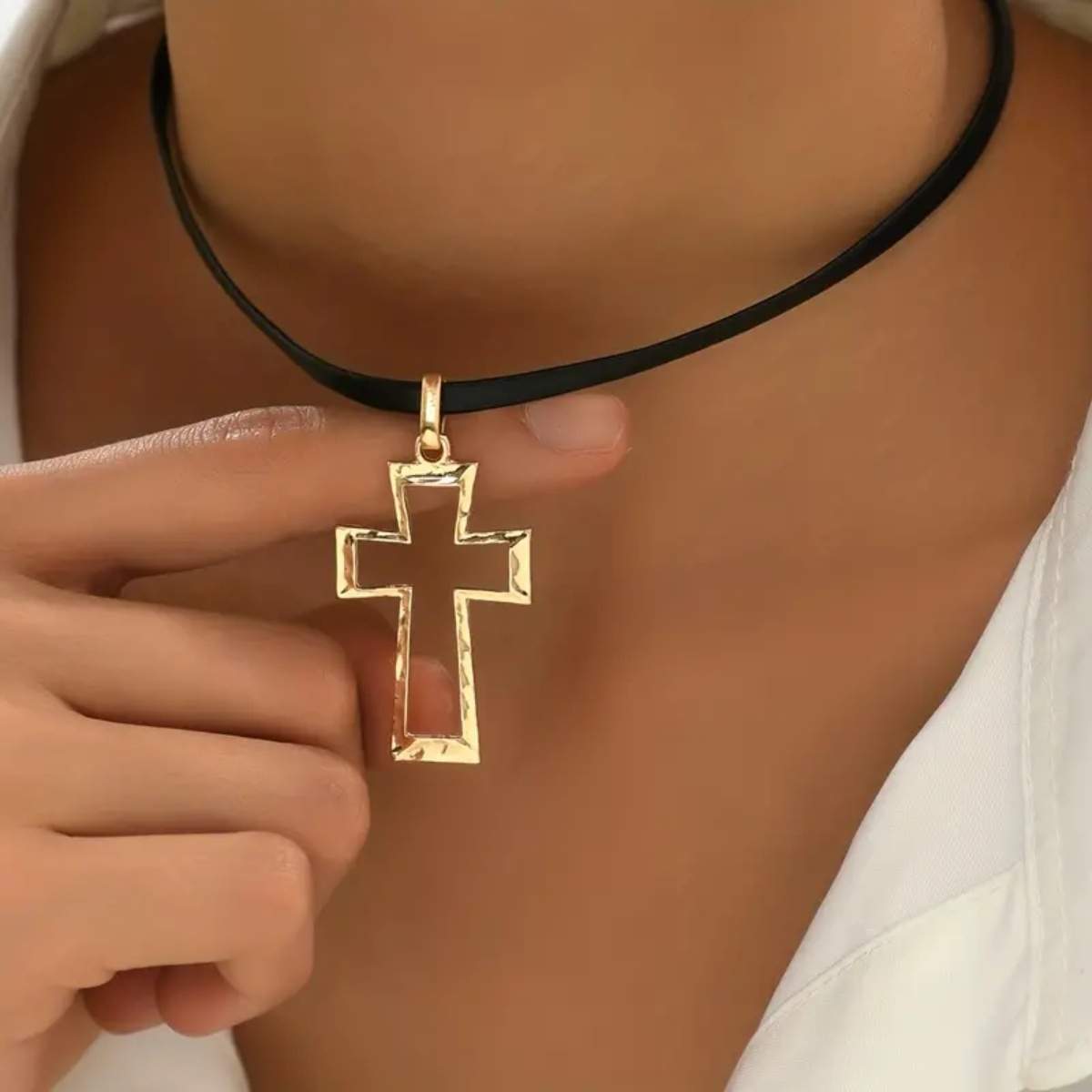 Xrisos-stavros-me-dermatino-louraki-no27121-nocothebrand-