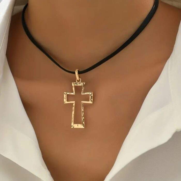 Xrisos-stavros-me-dermatino-louraki-no27121-nocothebrand-1