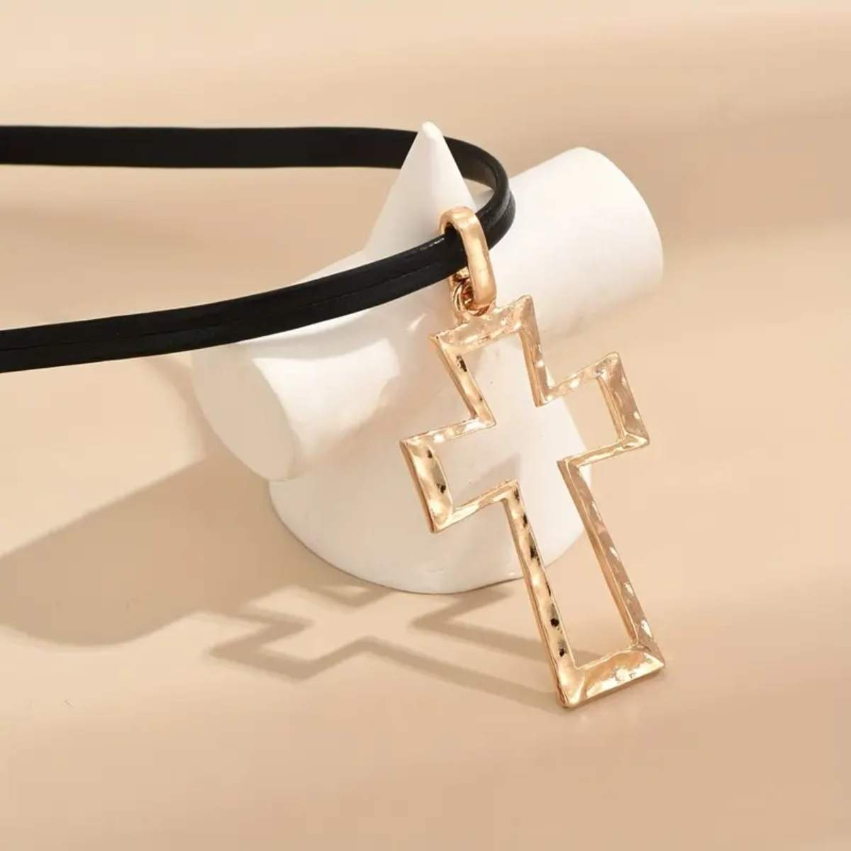Xrisos-stavros-me-dermatino-louraki-no27121-nocothebrand-4
