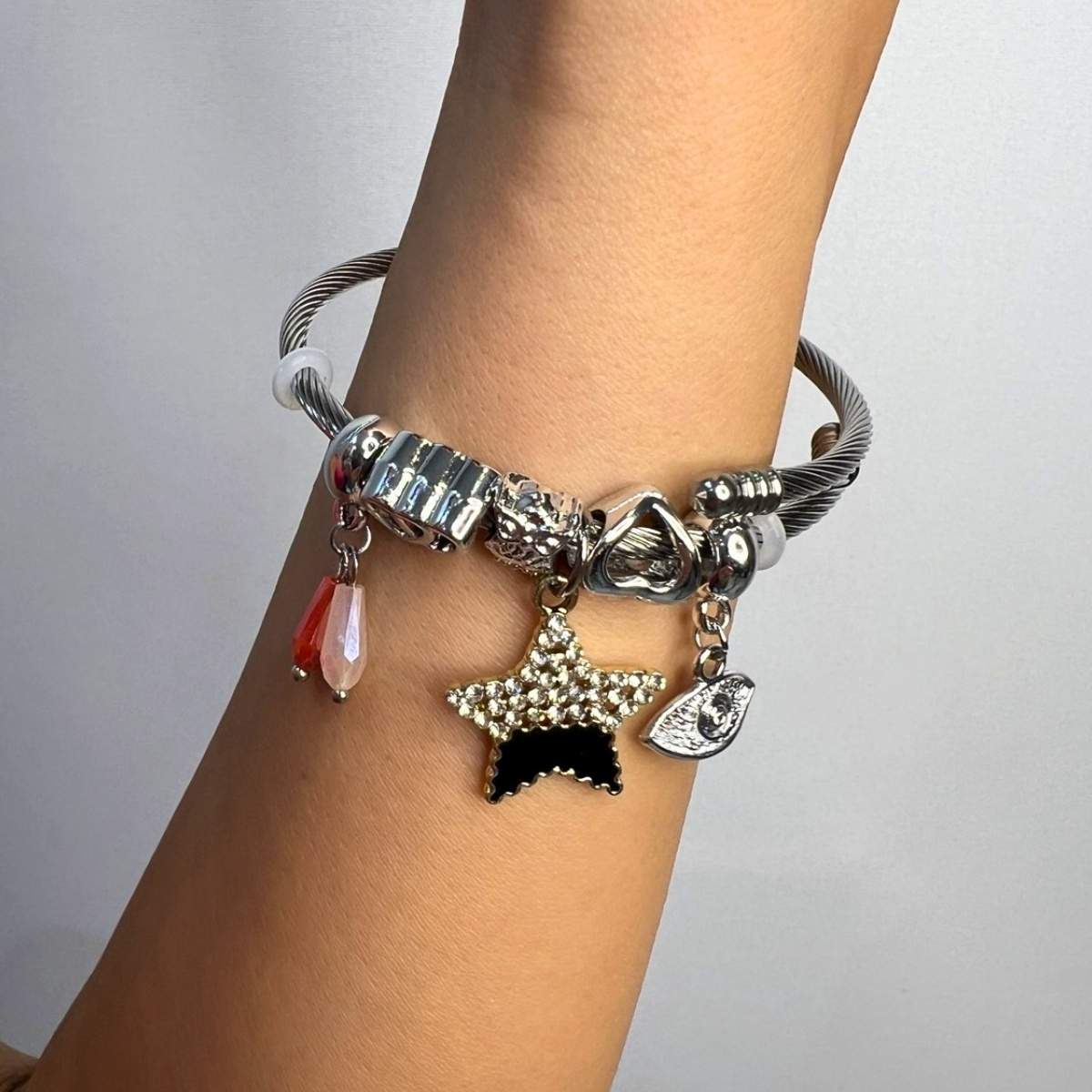 Atsalino-vraxiolaki-cuff-me-stoixeia-star-no28292-nocothebrand-