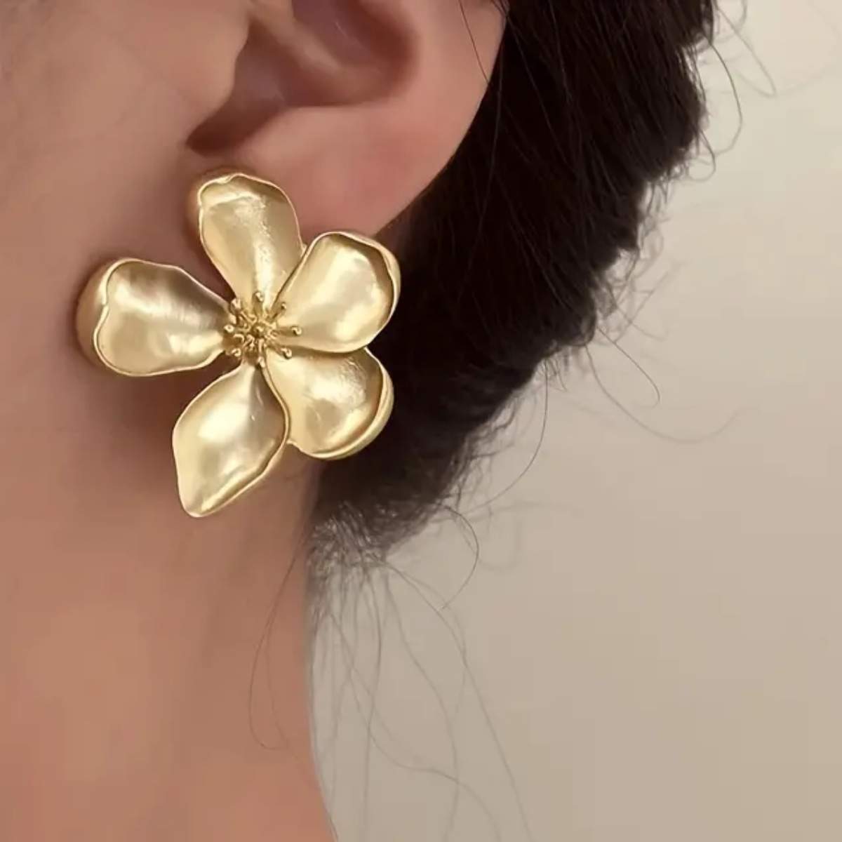Gold-flower-petal-earrings-no28358-nocothebrand-1