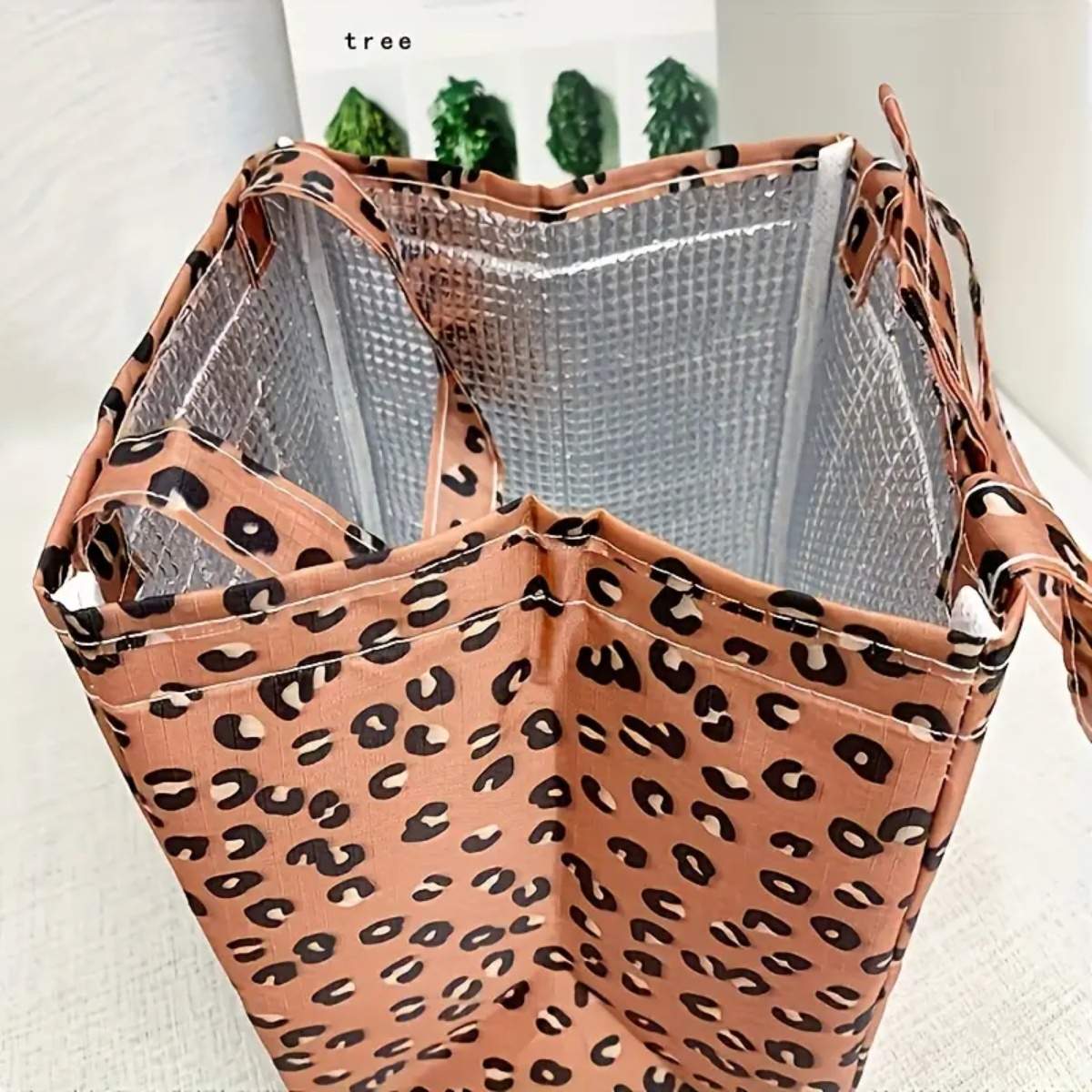 Leopard-print-isothermiki-tsanta-metaforas-no28722-nocothebrand-3