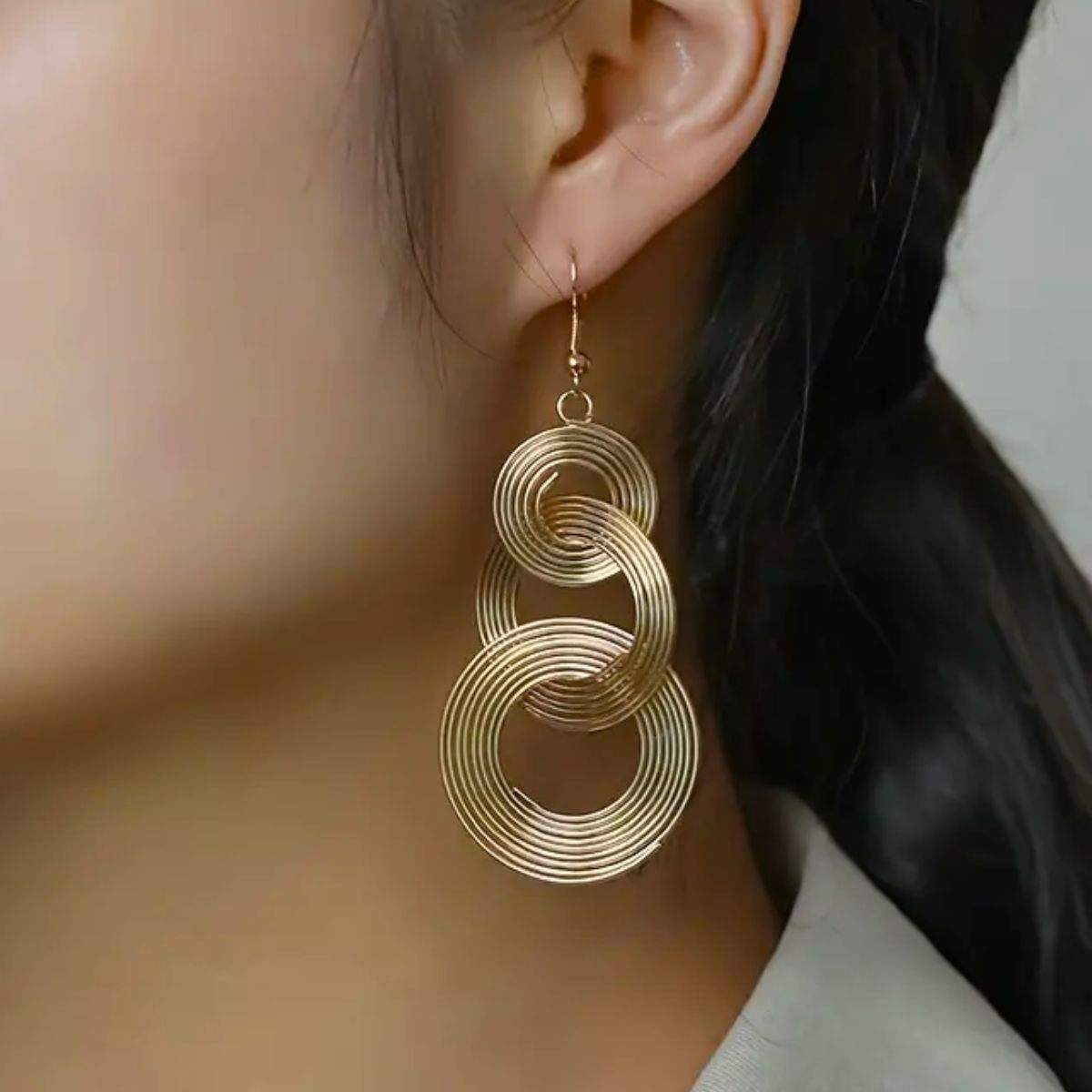 Triple-circle-earrings-no28636-museclothing-