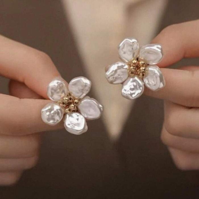 Pearl-flower-petal-earrings-no28816-nocothebrand-3