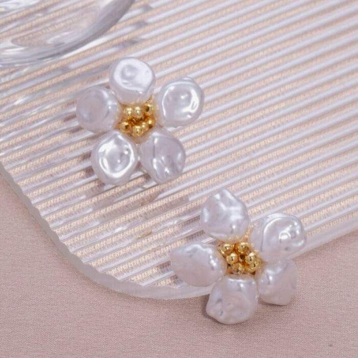 Pearl-flower-petal-earrings-no28816-nocothebrand-4