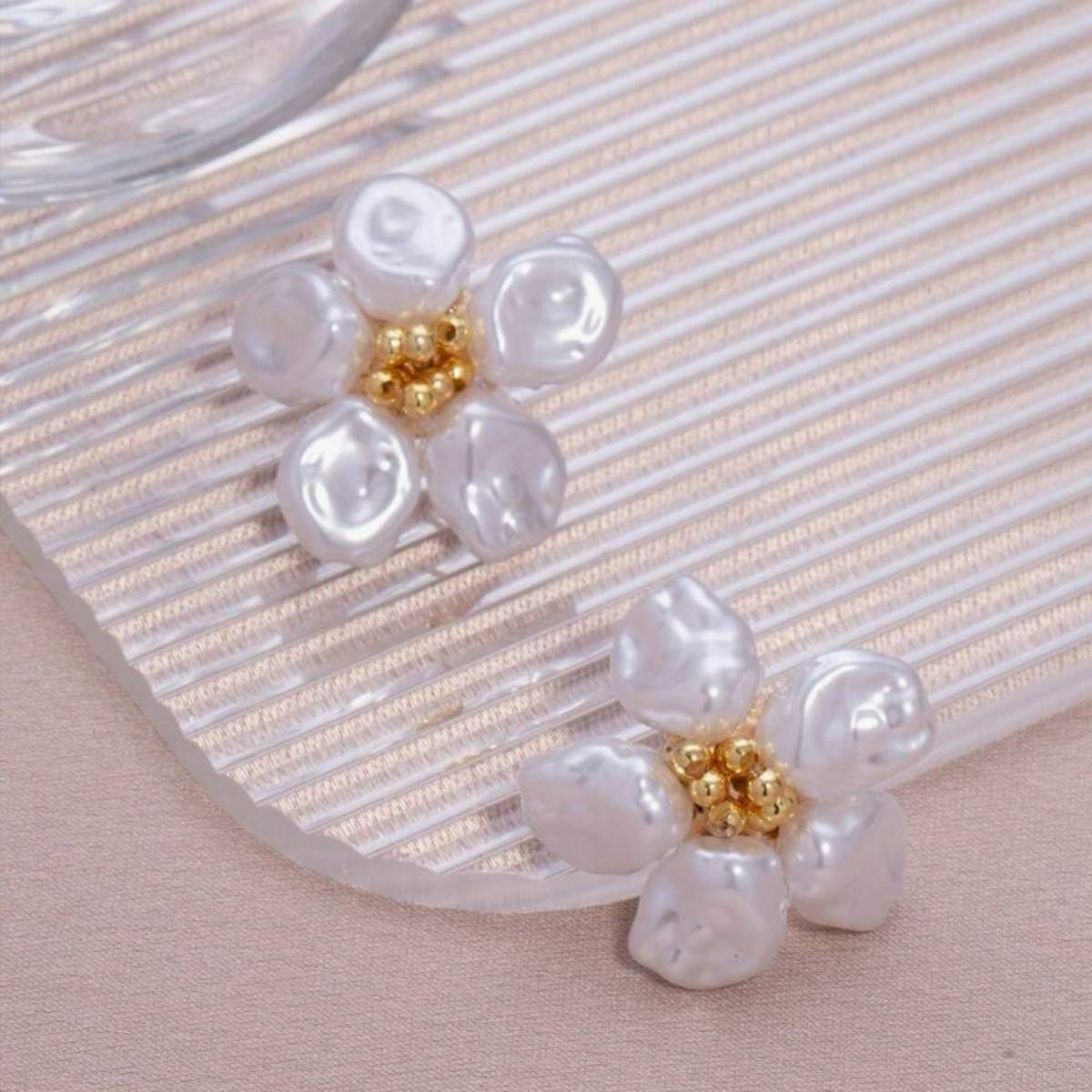 Pearl-flower-petal-earrings-no28816-nocothebrand-4