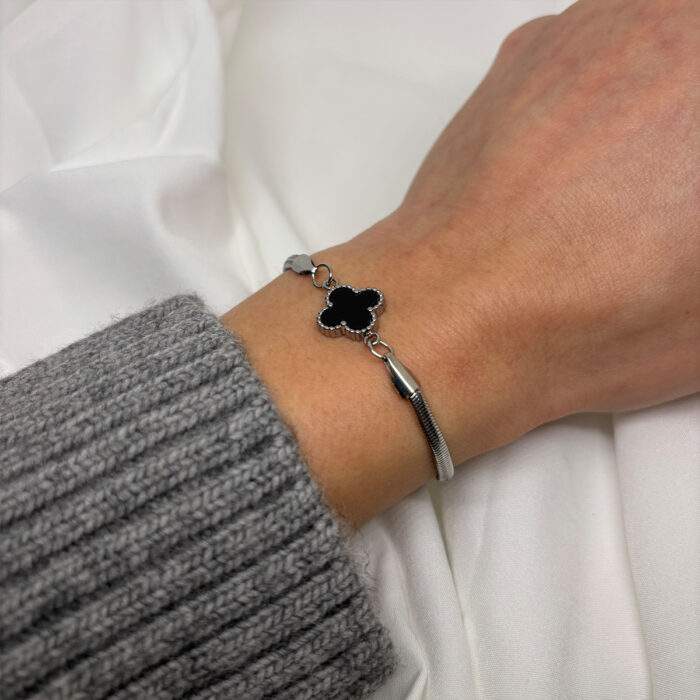 Atsalino-vraxioli-black-clover-no28945-museclothing-03