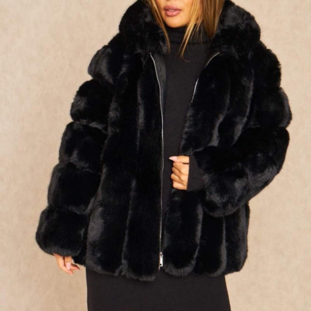 Oikologini-gouna-me-koukoula-kai-dermatini-no25615-nocothebrand-mavro