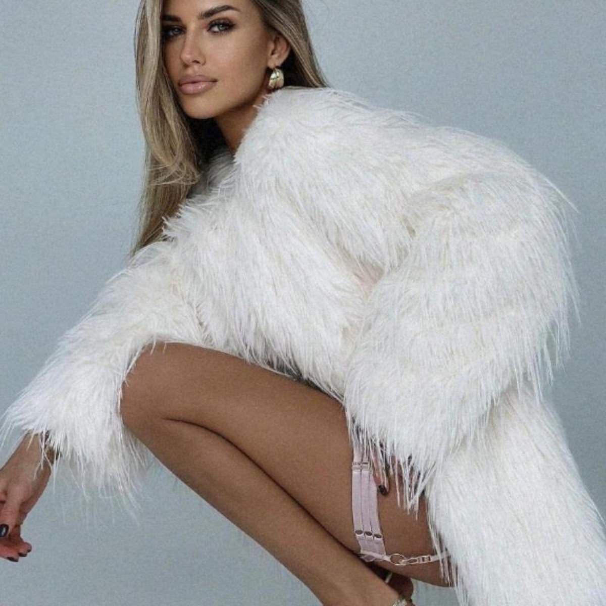Queen-furry-jacket-no27037-museclothing-lefko02
