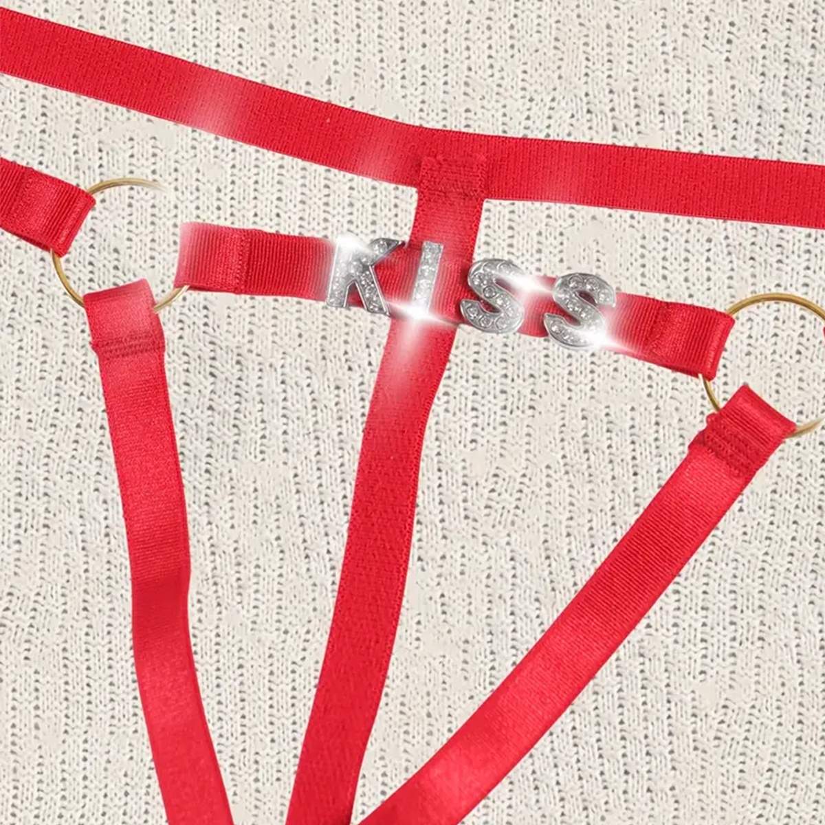 Red-string-kiss-no28942-nocothebrand-04