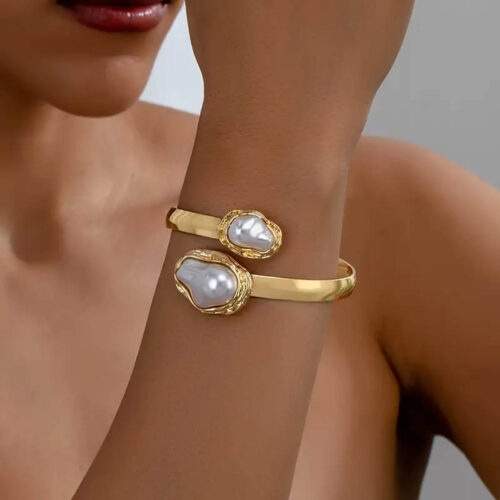 chryso-vrachioli-cuff-pearl-NO30385-nocothebrand-3