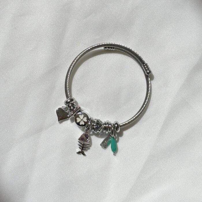 vraxioli-fishbone-charm-no28966-nocothebrand