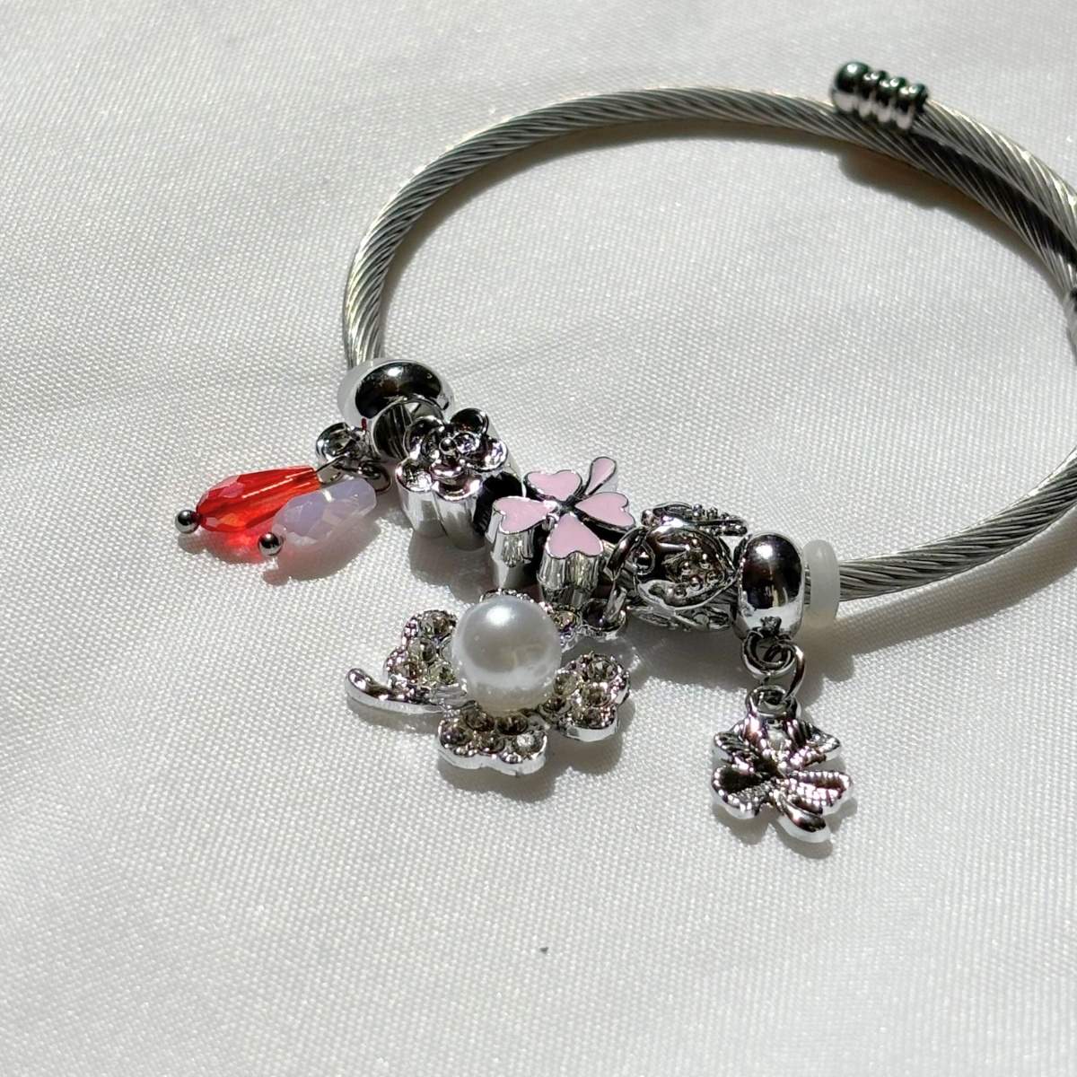 vraxioli-lucky-charm-no28967-nocothebrand2
