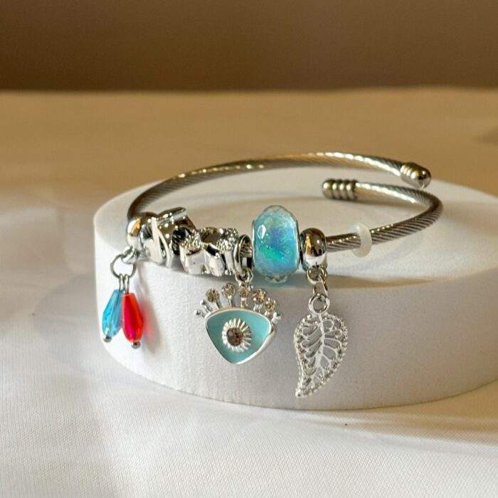 vraxioli-leaf-charm-no28601-nocothebrand6