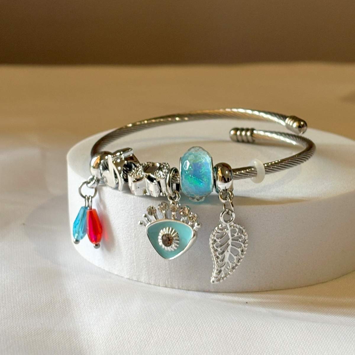 vraxioli-leaf-charm-no28601-nocothebrand6