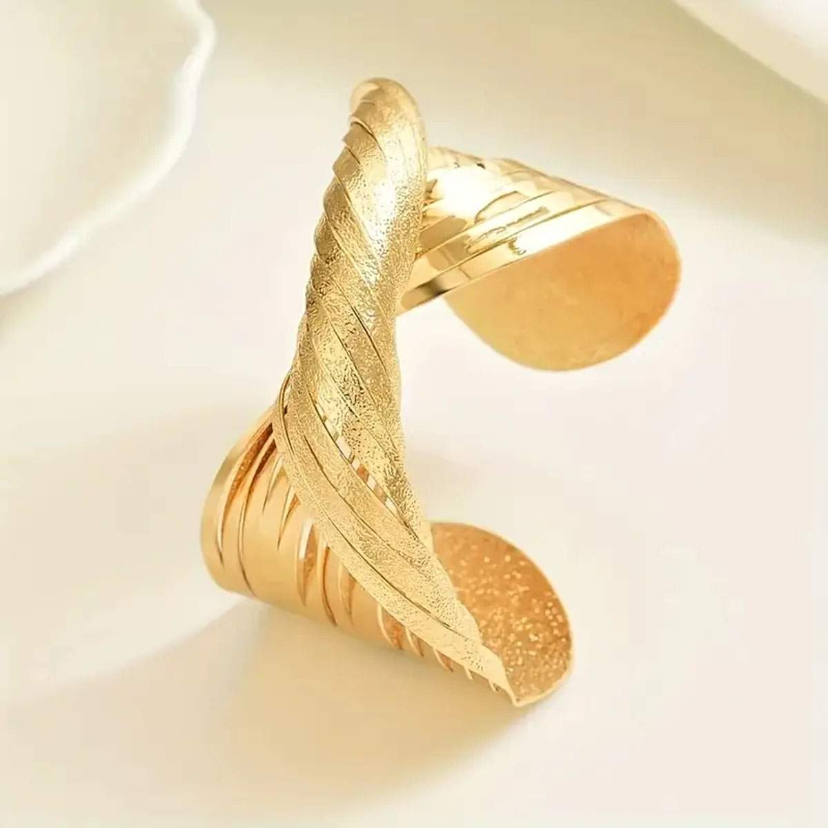vintage-gold-twist-cuff-vrachioli-NO30709-nocothebrand-3