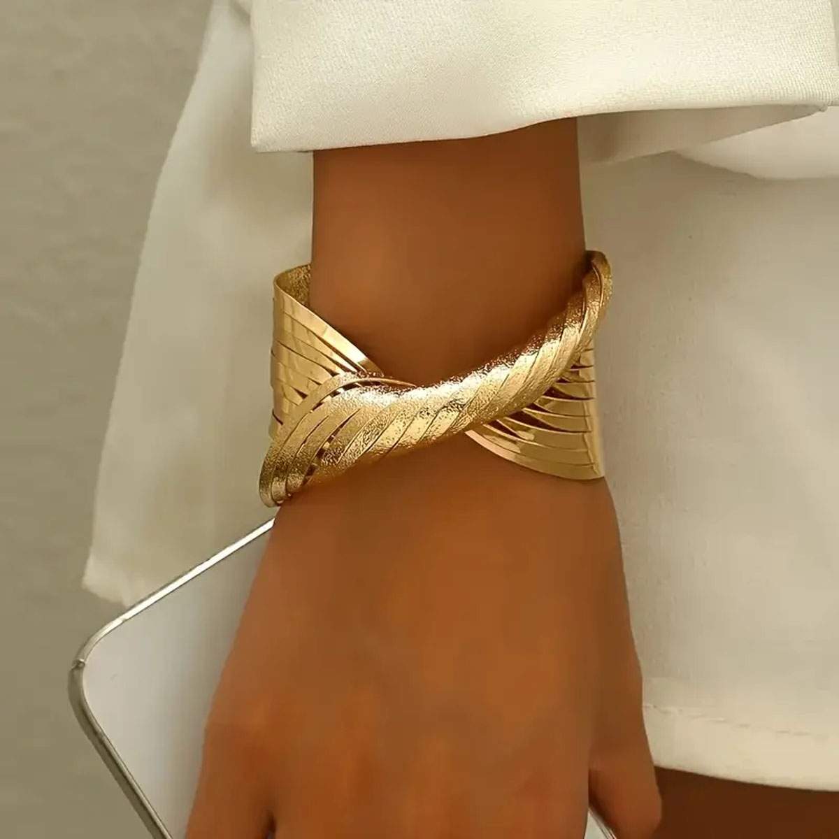 vintage-gold-twist-cuff-vrachioli-NO30709-nocothebrand-1