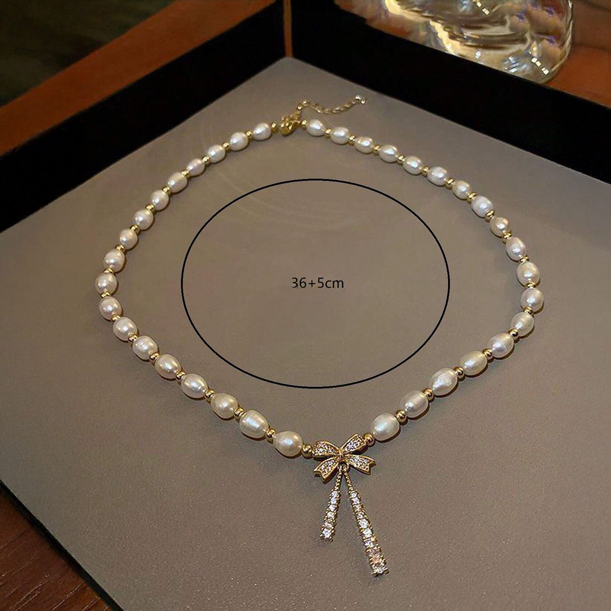 pearl-kolie-me-kremasto-fiogko-NO30771-nocothebrand-4